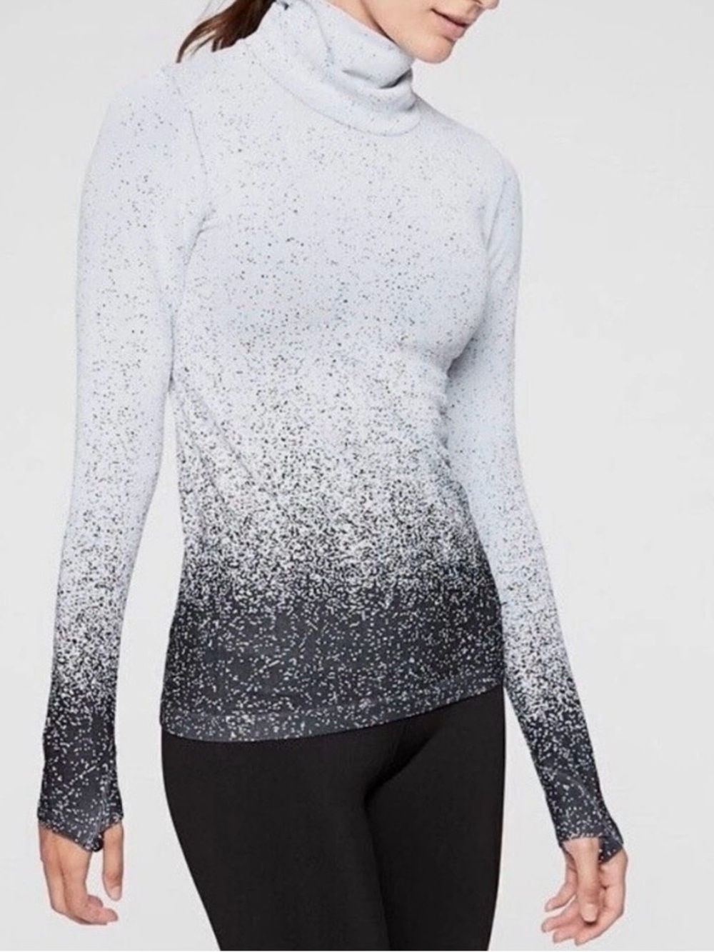Women’s Ombré Speckle Seamless Turtleneck Top. Size M